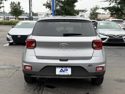 More photos of 2023 HYUNDAI VENUE SEL SUNROOF GAS SAVER CLEAN at Auto Palace, OH