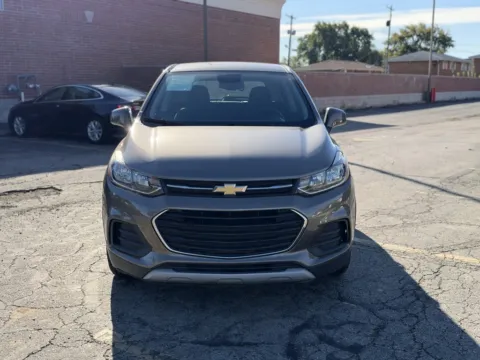 Photos of 2020 CHEVROLET TRAX LS GAS SAVER RELIABLE CLEAN for sale in Columbus, OH at Auto Palace