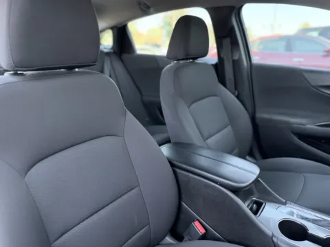 More photos of 2017 CHEVROLET MALIBU LT at Auto Palace, OH