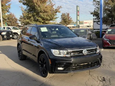 Another view of 2020 VOLKSWAGEN TIGUAN SE R-LINE for sale in Columbus, OH at Auto Palace