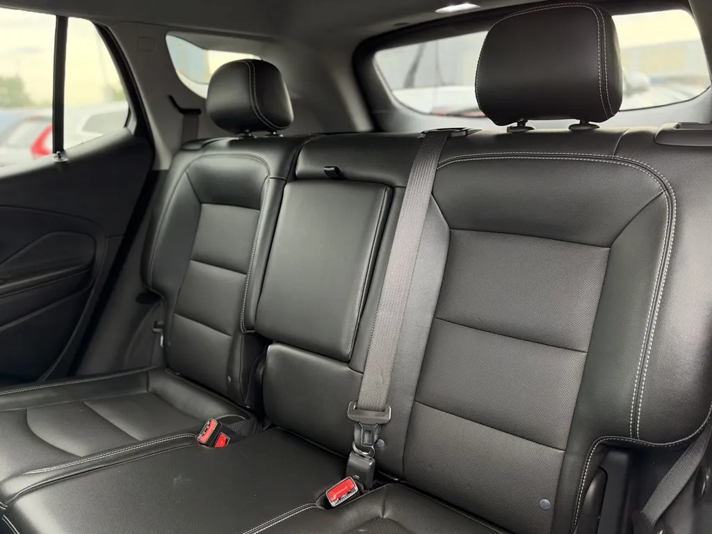 2023 GMC Terrain SLT - Photo 19