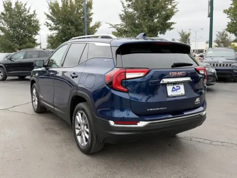 More photos of 2022 GMC TERRAIN SLT PANO ROOF LEATHER at Auto Palace, OH