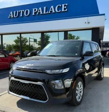 Black 2022 KIA SOUL LX KBB VALUE 16K WOW for sale in Columbus, OH