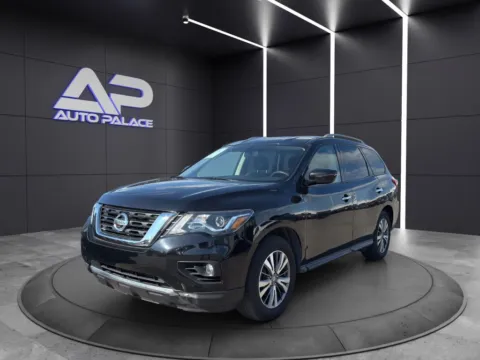 Black 2020 NISSAN PATHFINDER SV for sale in Columbus, OH