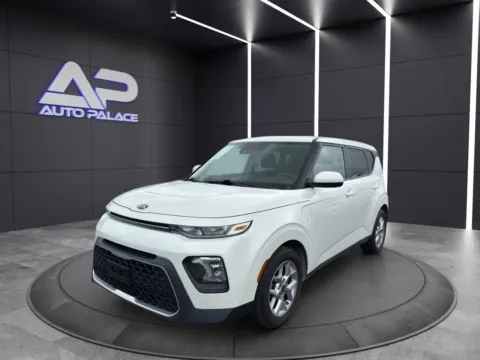 White 2021 KIA SOUL LX for sale in Columbus, OH