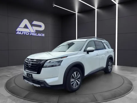 White 2023 NISSAN PATHFINDER SL KBB VALUE 31K WOW for sale in Columbus, OH