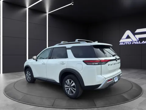 More photos of 2023 NISSAN PATHFINDER SL KBB VALUE 31K WOW at Auto Palace, OH