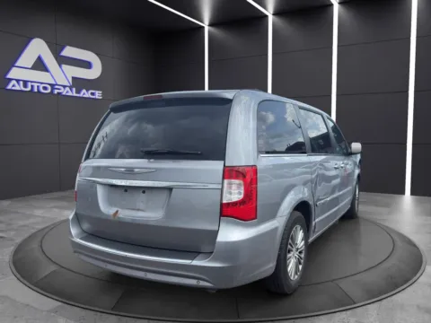 More photos of 2014 CHRYSLER TOWN & COUNTRY TOURING L at Auto Palace, OH