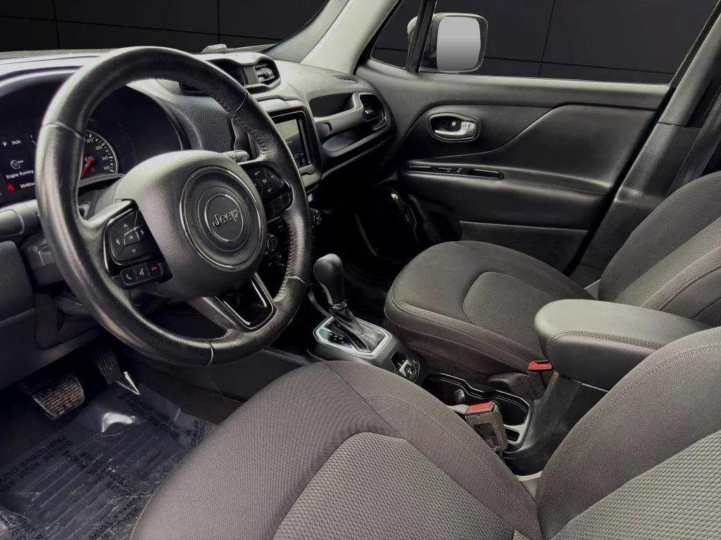 2019 Jeep Renegade Altitude Package - Photo 12