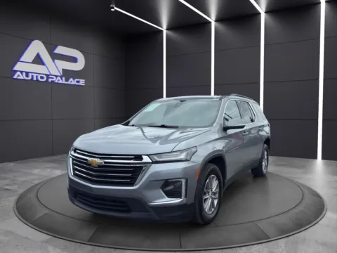 Gray 2023 CHEVROLET TRAVERSE LT KBB VALUE 28K WOW for sale in Columbus, OH
