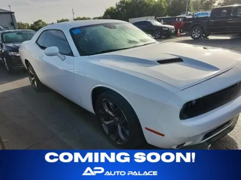 White 2018 DODGE CHALLENGER SXT for sale in Columbus, OH