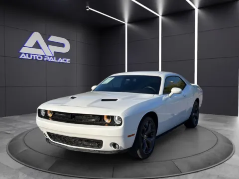 White 2018 DODGE CHALLENGER SXT for sale in Columbus, OH