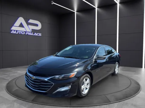 Black 2019 CHEVROLET MALIBU LS for sale in Columbus, OH