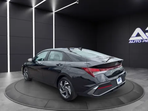 More photos of 2024 HYUNDAI ELANTRA SE KBB VALUE 19K WOW at Auto Palace, OH