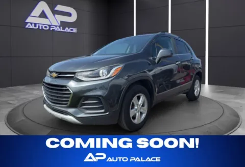 Gray 2018 CHEVROLET TRAX 1LT for sale in Columbus, OH