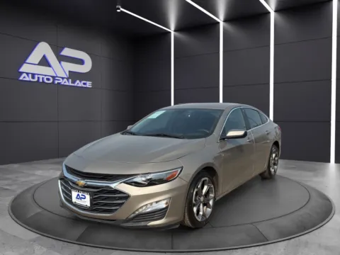 Gold 2023 CHEVROLET MALIBU LT for sale in Columbus, OH
