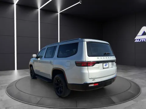 More photos of 2022 JEEP WAGONEER SERIES III TVs ROOF KBB 53K at Auto Palace, OH
