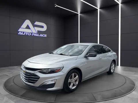 Silver 2020 CHEVROLET MALIBU LS KBB VALUE 13,5K WOW for sale in Columbus, OH