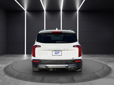 More photos of 2022 KIA TELLURIDE SX KBB VALUE 36K WOW at Auto Palace, OH