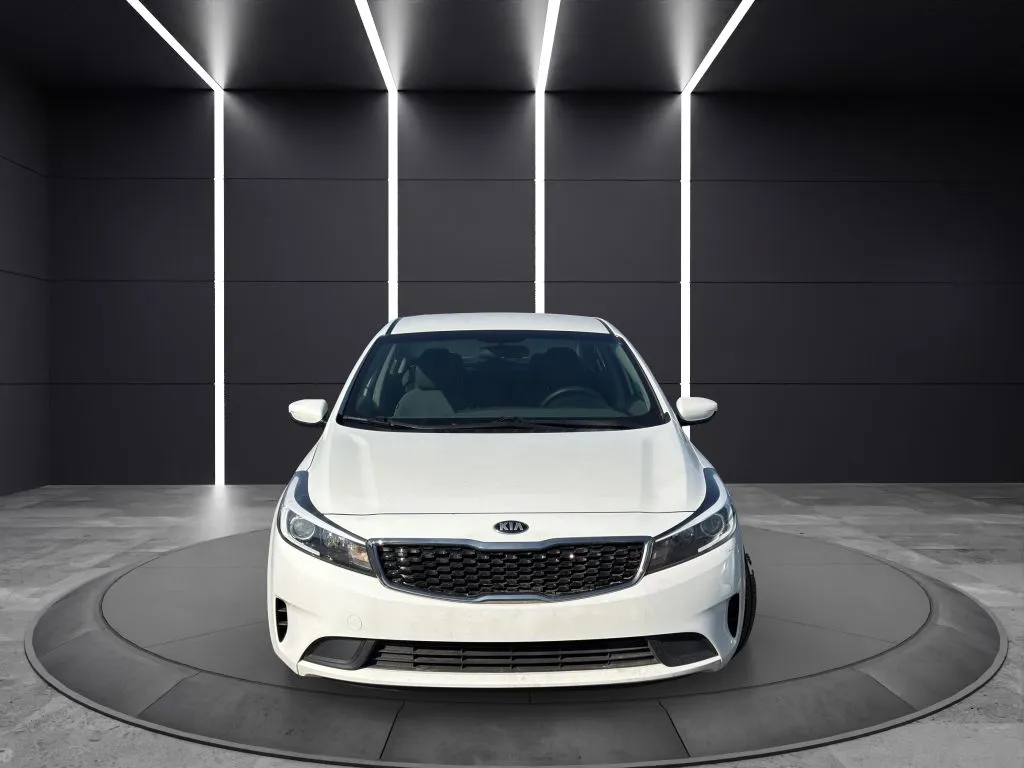 White 2017 KIA FORTE LX for sale in Columbus, OH