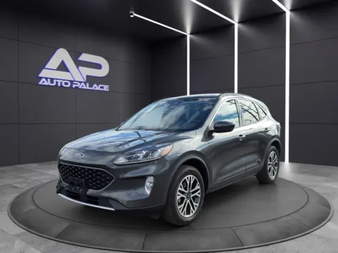 Gray 2020 FORD ESCAPE SEL for sale in Columbus, OH