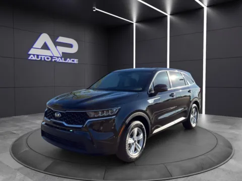 Black 2021 KIA SORENTO LX KBB VALUE $17,200 WOW for sale in Columbus, OH