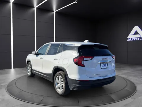 More photos of 2024 GMC TERRAIN SLE at Auto Palace, OH