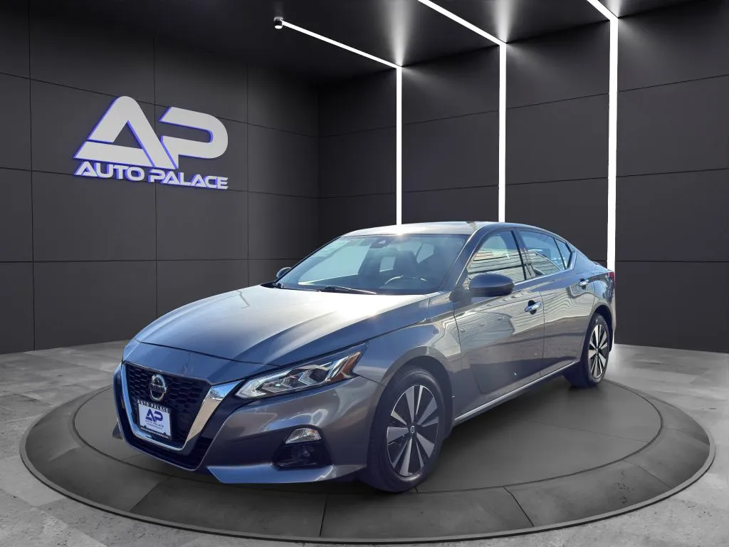 2021 Nissan Altima SL's photo