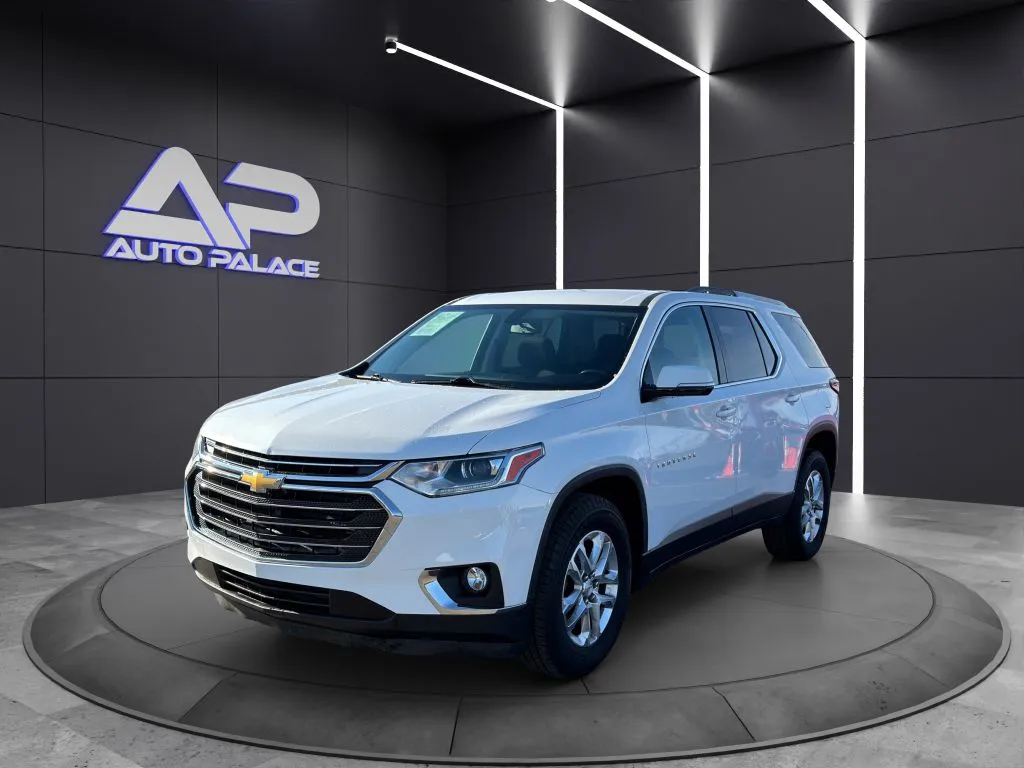 White 2018 CHEVROLET TRAVERSE LT KBB VALUE 16K WOW for sale in Columbus, OH