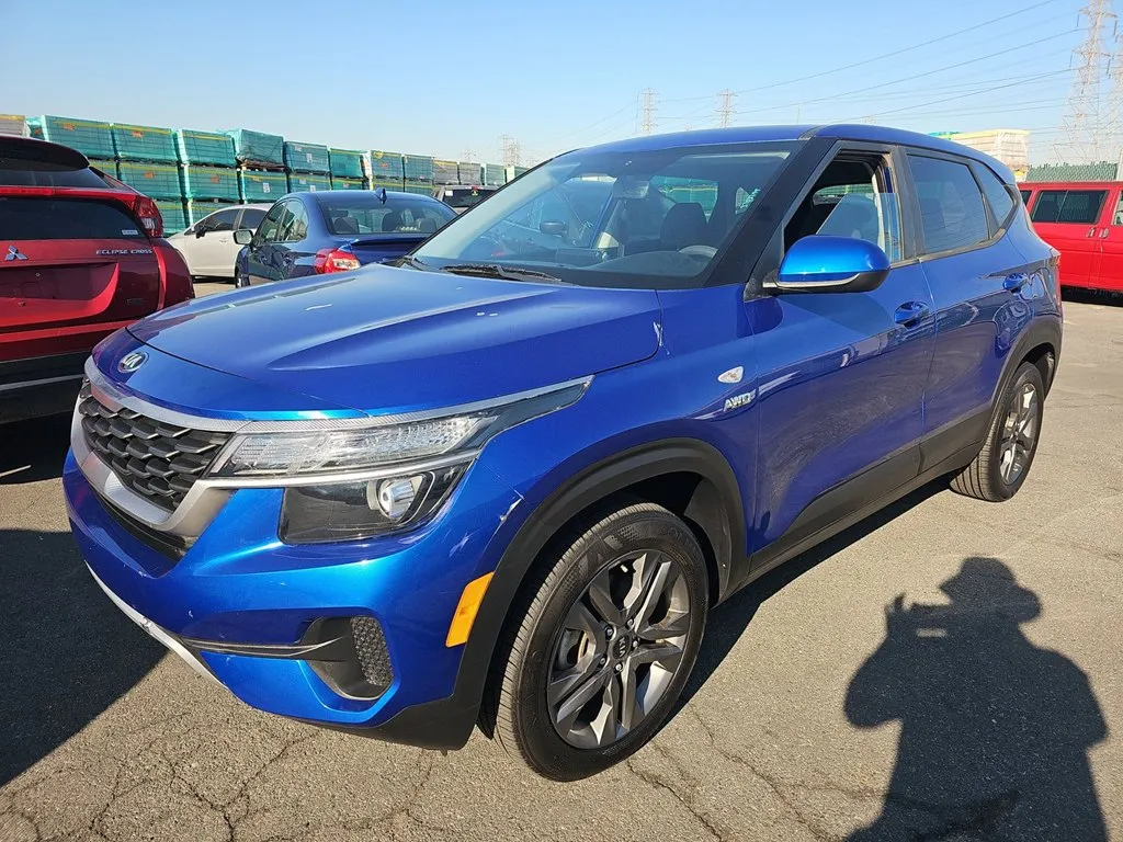 Blue 2021 KIA SELTOS LX for sale in Columbus, OH