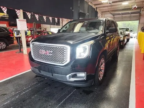Black 2017 GMC YUKON DENALI for sale in Columbus, OH