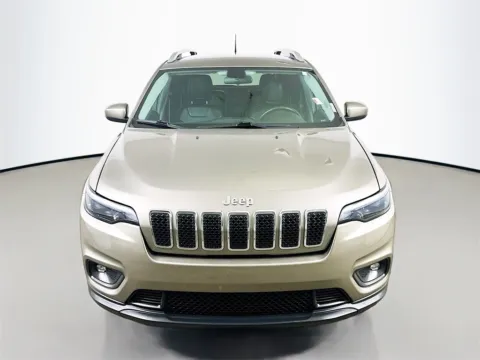 Photos of 2019 Jeep Cherokee Latitude Plus for sale in Summerville, SC at Automaxx of the Carolinas