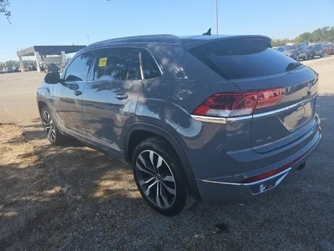 Another view of 2020 Volkswagen Atlas Cross Sport 3.6L V6 SEL Premium R-Line for sale in Summerville, SC at Automaxx of the Carolinas