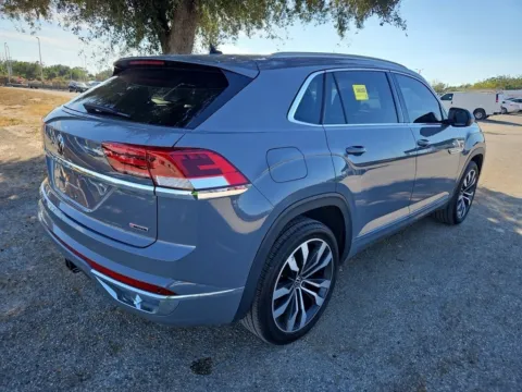 More photos of 2020 Volkswagen Atlas Cross Sport 3.6L V6 SEL Premium R-Line at Automaxx of the Carolinas, SC