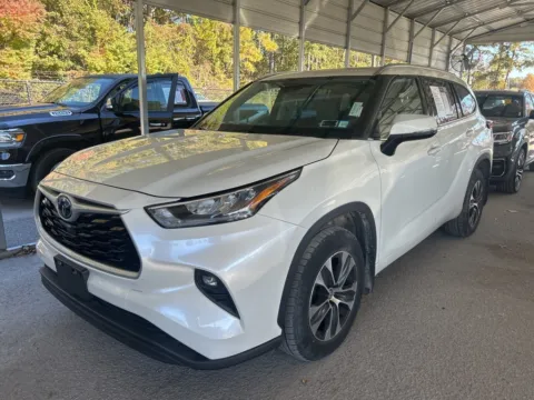Photos of 2020 Toyota Highlander XLE for sale in Summerville, SC at Automaxx of the Carolinas