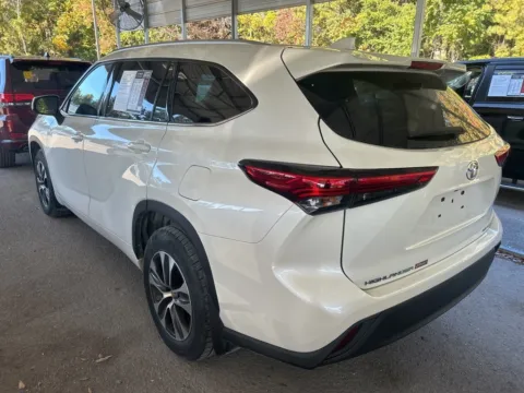More photos of 2020 Toyota Highlander XLE at Automaxx of the Carolinas, SC