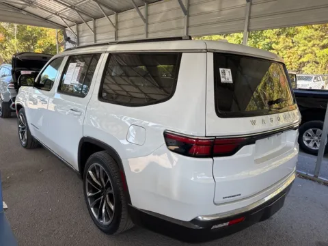 More photos of 2022 Jeep Wagoneer Series III at Automaxx of the Carolinas, SC