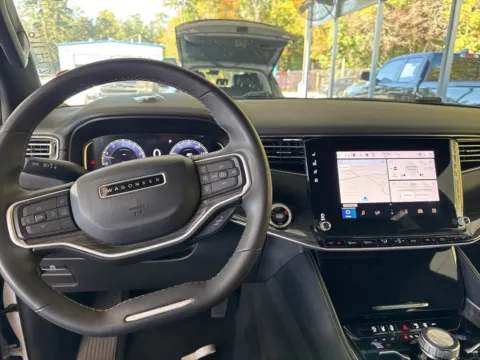 More photos of 2022 Jeep Wagoneer Series III at Automaxx of the Carolinas, SC
