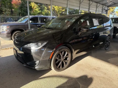Photos of 2020 Chrysler Pacifica Limited for sale in Summerville, SC at Automaxx of the Carolinas