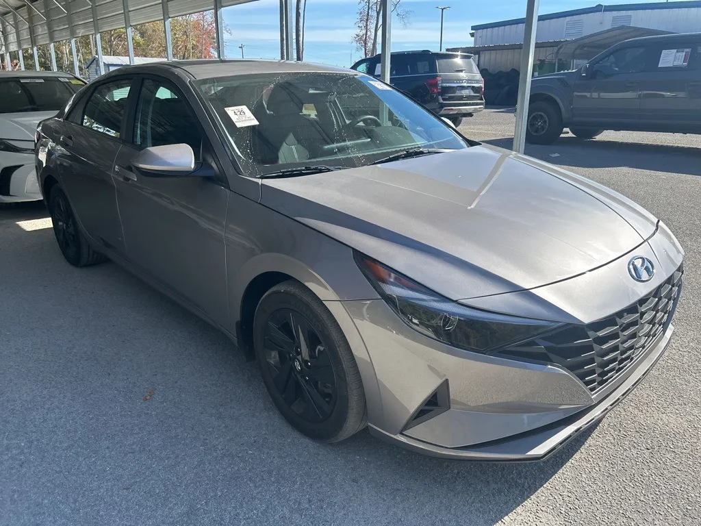 Silver 2022 Hyundai Elantra SEL for sale in Summerville, SC