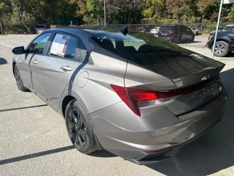 More photos of 2022 Hyundai Elantra SEL at Automaxx of the Carolinas, SC