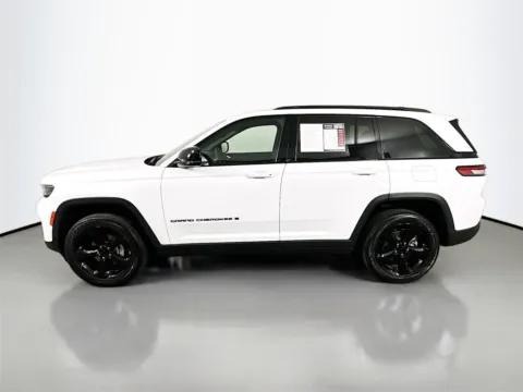 More photos of 2022 Jeep Grand Cherokee Altitude at Automaxx of the Carolinas, SC