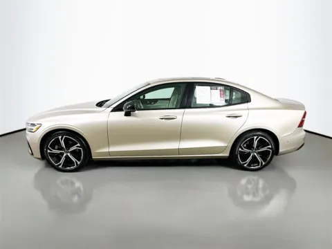 More photos of 2024 Volvo S60 B5 Plus Dark Theme at Automaxx of the Carolinas, SC