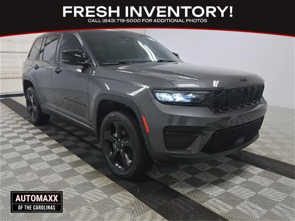 Gray 2023 Jeep Grand Cherokee Altitude for sale in Summerville, SC