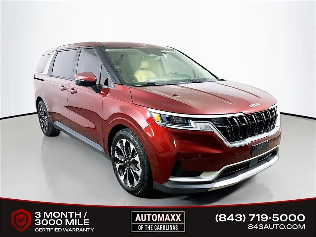 2022 Kia Carnival EX's photo