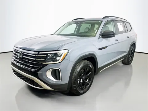 Another view of 2024 Volkswagen Atlas 2.0T Peak Edition SE w/Technology for sale in Summerville, SC at Automaxx of the Carolinas