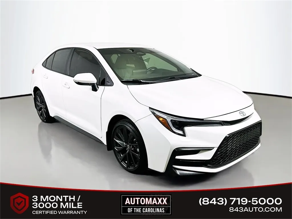 2025 Toyota Corolla SE's photo