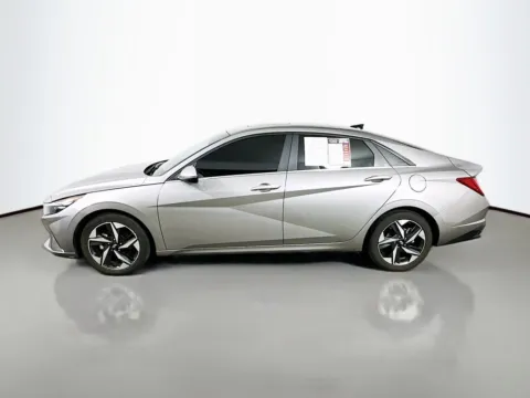 More photos of 2023 Hyundai Elantra Limited at Automaxx of the Carolinas, SC