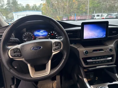 More photos of 2023 Ford Explorer XLT at Automaxx of the Carolinas, SC