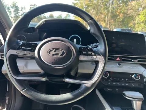 More photos of 2024 Hyundai Elantra Limited at Automaxx of the Carolinas, SC